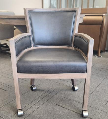 Metra 4 Leg Caster Chair